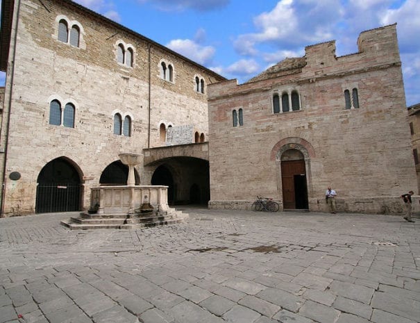 Bevagna Piazza Silvestri