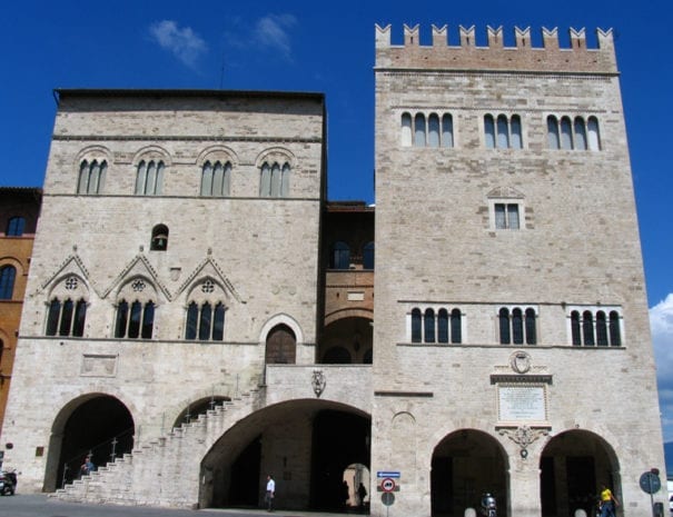 Todi-Palazzi-del-Popolo-e-del-Capitano