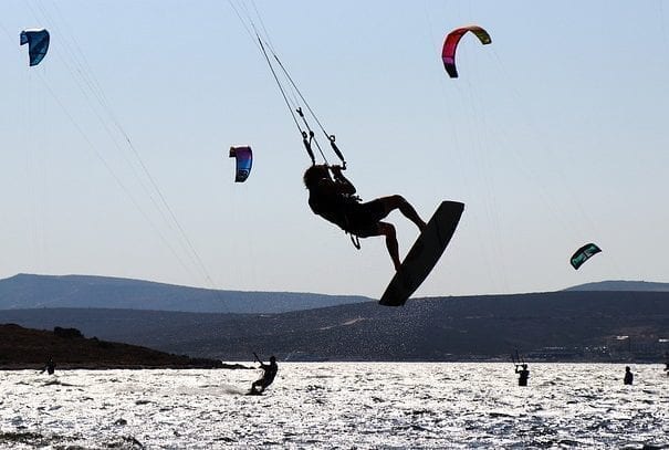 kitesurfing-4455668_640